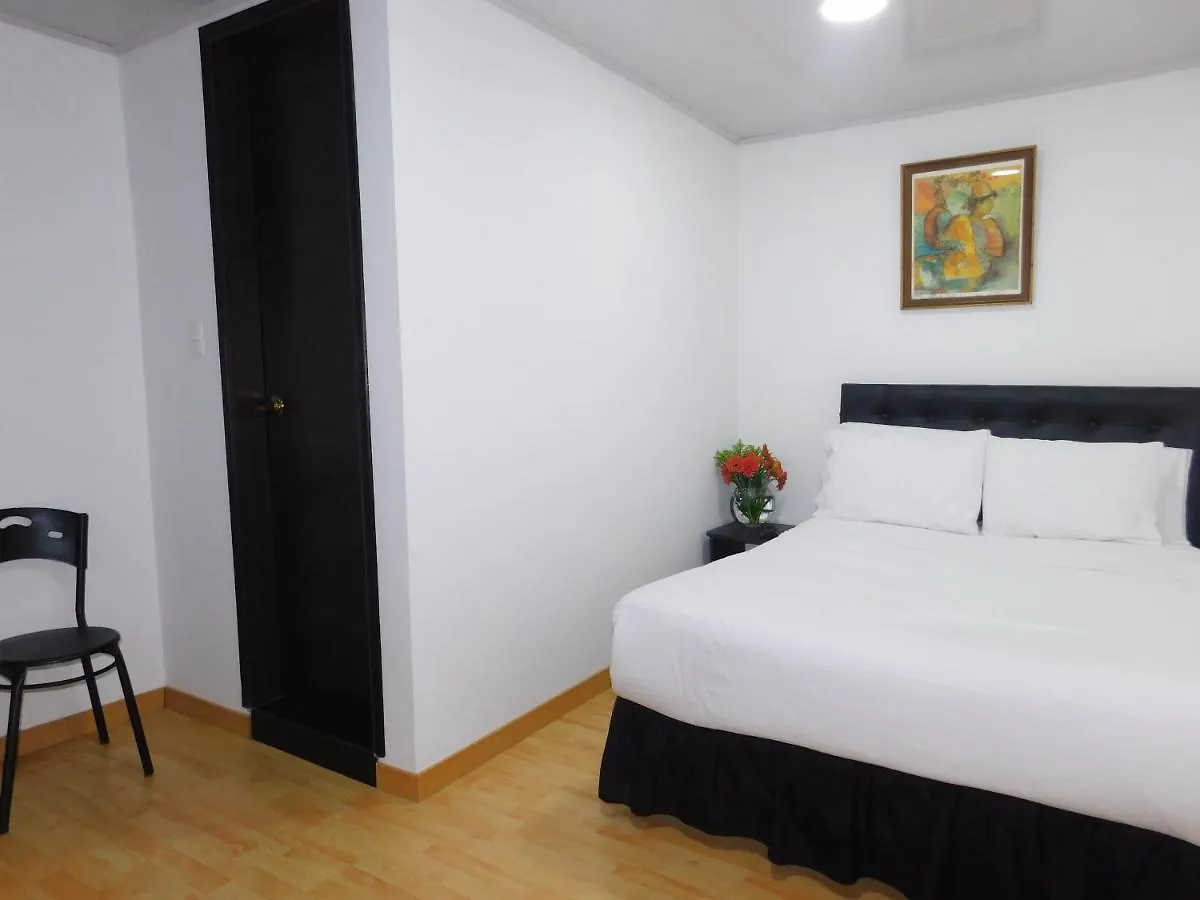 Hotel Casa Navi Bogota 3*,